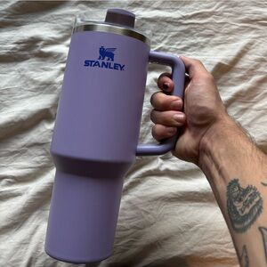 Like new Stanley 40oz